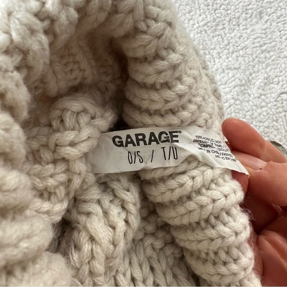 Garage Cable Knit  Pompom Hat - Picture 5 of 5